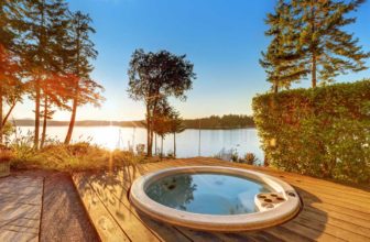 Un spa semi-enterré sur la terrasse